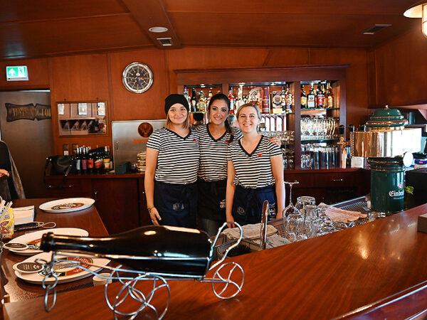 Restaurantschiff Der Yachthafen Hannover am Mittellandkanal